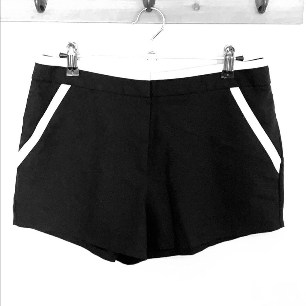 ISSI Black and White Women's Shorts